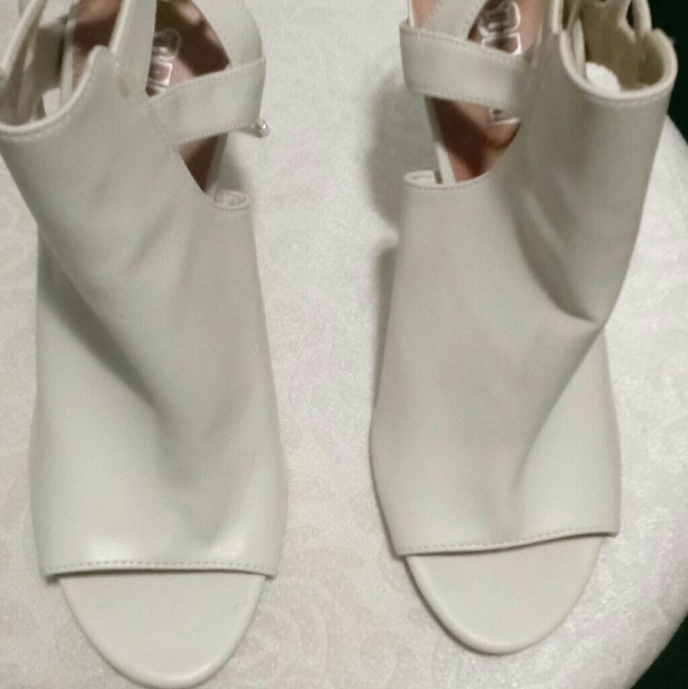 Classy High Heels - image 1